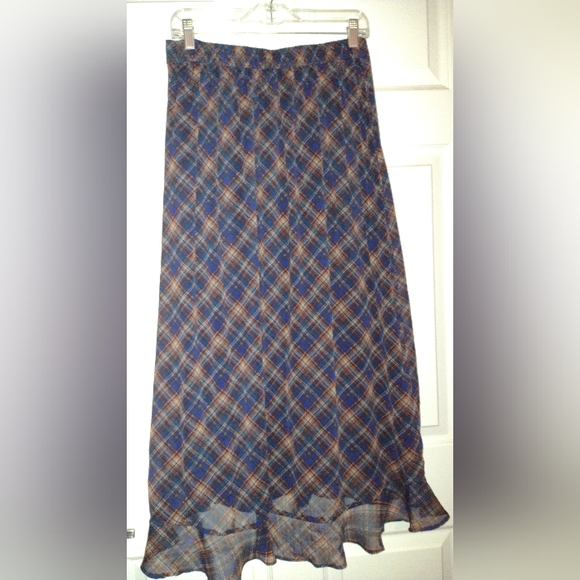 Beautiful flowing maxi skirt, Sz S - Picture 2 of 6